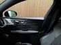 Volvo V60 T8 AWD Recharge Ultra Ultimate Dark | Bowers & Wilkins | Schuifdak | Head-Up Display | 455pk | Adaptieve Cruise Control | Stoelverwarming voor+achter | Stuurwielverwarming | 19 Inch | Full LED Meesturende koplampen | Gelamineerde/geluidwerende zijruiten | Pilot Assist | BLIS Dode Hoek Detectie | Elektrische voorstoelen geheugen | R-Design Contour stoelen met wit stiksel en bies | Zitting verlenging voorstoelen | Lederen Dashboard | Google Infotainment | Privacy Glass | Keyless Drive | Parkeersensoren voor+achter | Elektrisch bedienbare achterklep Apple Carplay/Android Auto | Volvo On Call met mobiele App functie | Onyx Black Metallic |
