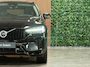Volvo XC60 T8 AWD Recharge Ultra Dark | Luchtvering | Trekhaak | 360° Camera | 455pk | Head-Up Display | Harman Kardon | Adaptieve Cruise Control | Stoelverwarming voor+achter | Stuurwielverwarming | Full LED Meesturende koplampen | Pilot Assist | BLIS Dode Hoek Detectie | Elektrische voorstoelen geheugen | Lederen bekleding | Zitting verlenging voorstoelen | Lederen Dashboard | Schuifdak | 21 Inch | Google Infotainment | Keyless Drive | Parkeersensoren voor+achter | Privacy Glass | Elektrisch bedienbare achterklep | Alarm Klasse III | DAB Radio | Apple Carplay/Android Auto | Draadloos telefoon opladen | Volvo On Call met mobiele App functie | Onyx Black Metallic |