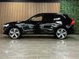 Volvo XC60 T8 AWD Recharge Ultra Dark | Luchtvering | Trekhaak | 360° Camera | 455pk | Head-Up Display | Harman Kardon | Adaptieve Cruise Control | Stoelverwarming voor+achter | Stuurwielverwarming | Full LED Meesturende koplampen | Pilot Assist | BLIS Dode Hoek Detectie | Elektrische voorstoelen geheugen | Lederen bekleding | Zitting verlenging voorstoelen | Lederen Dashboard | Schuifdak | 21 Inch | Google Infotainment | Keyless Drive | Parkeersensoren voor+achter | Privacy Glass | Elektrisch bedienbare achterklep | Alarm Klasse III | DAB Radio | Apple Carplay/Android Auto | Draadloos telefoon opladen | Volvo On Call met mobiele App functie | Onyx Black Metallic |