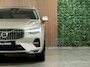 Volvo XC60 T6 AWD Recharge Plus Bright | Trekhaak | 360° Camera | Harman Kardon | Adaptieve Cruise Control | Stoelverwarming voor+achter | Stuurwielverwarming | Schuifdak | Full LED Meesturende koplampen | Pilot Assist | BLIS Dode Hoek Detectie | Elektrische voorstoelen geheugen | Lederen bekleding | Zitting verlenging voorstoelen | 19 Inch | Google Infotainment | Keyless Drive | Privacy Glass | Elektrisch bedienbare achterklep | DAB Radio | Apple Carplay/Android Auto | Draadloos telefoon opladen | Volvo On Call met mobiele App functie | Bright Dusk Metallic |