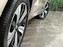Volvo XC60 T6 AWD Recharge Plus Bright | Trekhaak | 360° Camera | Harman Kardon | Adaptieve Cruise Control | Stoelverwarming voor+achter | Stuurwielverwarming | Schuifdak | Full LED Meesturende koplampen | Pilot Assist | BLIS Dode Hoek Detectie | Elektrische voorstoelen geheugen | Lederen bekleding | Zitting verlenging voorstoelen | 19 Inch | Google Infotainment | Keyless Drive | Privacy Glass | Elektrisch bedienbare achterklep | DAB Radio | Apple Carplay/Android Auto | Draadloos telefoon opladen | Volvo On Call met mobiele App functie | Bright Dusk Metallic |