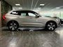 Volvo XC60 T6 AWD Recharge Plus Bright | Trekhaak | 360° Camera | Harman Kardon | Adaptieve Cruise Control | Stoelverwarming voor+achter | Stuurwielverwarming | Schuifdak | Full LED Meesturende koplampen | Pilot Assist | BLIS Dode Hoek Detectie | Elektrische voorstoelen geheugen | Lederen bekleding | Zitting verlenging voorstoelen | 19 Inch | Google Infotainment | Keyless Drive | Privacy Glass | Elektrisch bedienbare achterklep | DAB Radio | Apple Carplay/Android Auto | Draadloos telefoon opladen | Volvo On Call met mobiele App functie | Bright Dusk Metallic |