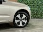 Volvo XC60 T6 AWD Recharge Plus Bright | Trekhaak | 360° Camera | Harman Kardon | Adaptieve Cruise Control | Stoelverwarming voor+achter | Stuurwielverwarming | Schuifdak | Full LED Meesturende koplampen | Pilot Assist | BLIS Dode Hoek Detectie | Elektrische voorstoelen geheugen | Lederen bekleding | Zitting verlenging voorstoelen | 19 Inch | Google Infotainment | Keyless Drive | Privacy Glass | Elektrisch bedienbare achterklep | DAB Radio | Apple Carplay/Android Auto | Draadloos telefoon opladen | Volvo On Call met mobiele App functie | Bright Dusk Metallic |
