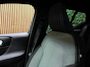 Volvo XC40 T5 Recharge Plus Dark | Trekhaak | Harman Kardon | Parkeercamera | All Season banden | Adaptieve Cruise Control | Pilot Assist | BLIS Dode Hoek Detectie | Bestuurdersstoel elektrisch geheugen | Stoel en Stuurwielverwarming | Privacy Glass | 19 Inch | Passagiersstoel elektrisch | Zitting verlenging voorstoelen | Keyless Drive | Parkeersensoren voor+achter | Privacy Glass | Elektrisch bedienbare achterklep | Climate Control L+R | DAB Radio | Apple Carplay/Android Auto | Volvo On Call met mobiele App functie | Onyx Black Metallic |