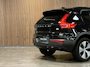 Volvo XC40 T5 Recharge Plus Dark | Trekhaak | Harman Kardon | Parkeercamera | All Season banden | Adaptieve Cruise Control | Pilot Assist | BLIS Dode Hoek Detectie | Bestuurdersstoel elektrisch geheugen | Stoel en Stuurwielverwarming | Privacy Glass | 19 Inch | Passagiersstoel elektrisch | Zitting verlenging voorstoelen | Keyless Drive | Parkeersensoren voor+achter | Privacy Glass | Elektrisch bedienbare achterklep | Climate Control L+R | DAB Radio | Apple Carplay/Android Auto | Volvo On Call met mobiele App functie | Onyx Black Metallic |