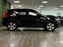 Volvo XC40 T5 Recharge Plus Dark | Trekhaak | Harman Kardon | Parkeercamera | All Season banden | Adaptieve Cruise Control | Pilot Assist | BLIS Dode Hoek Detectie | Bestuurdersstoel elektrisch geheugen | Stoel en Stuurwielverwarming | Privacy Glass | 19 Inch | Passagiersstoel elektrisch | Zitting verlenging voorstoelen | Keyless Drive | Parkeersensoren voor+achter | Privacy Glass | Elektrisch bedienbare achterklep | Climate Control L+R | DAB Radio | Apple Carplay/Android Auto | Volvo On Call met mobiele App functie | Onyx Black Metallic |