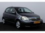 Toyota Yaris 1.3 VVT-i S-Line/ HISTORIE!/ 5-Drs/ Airco/ C.V. Afstand/ Elek. pakket/ Isofix/ Multi. LEDER. Stuur/ Getint glas/ Mistl./ Metallic lak.