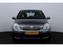 Toyota Yaris 1.3 VVT-i S-Line/ HISTORIE!/ 5-Drs/ Airco/ C.V. Afstand/ Elek. pakket/ Isofix/ Multi. LEDER. Stuur/ Getint glas/ Mistl./ Metallic lak.