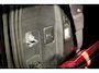 Land Rover Defender 110 2.0 P400e 110 X-Dynamic - 22 INCH - BTW AUTO - 360 CAMERA - TREKHAAK - LUCHTVERING - SPOILER
