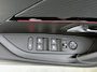 Peugeot e-208 156pk EV GT 51 kWh Automaat | Glazendak | Adaptieve Cruise Control | Camera Voor + Achter | Navigatie | Climate Control | 17"LMV | Full-LED | Keyless Entry/Start |