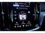 Volvo V60 T6 Plug-in hybrid AWD Plus Dark Apple carplay / Android auto | Nappaleder met ventilatie | Panoramadak | 19" lichtmetalen velgen | Achterbank verwarmd | Getint glas achter | Stoel- en stuurverwarming |
