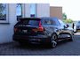 Volvo V60 T6 Plug-in hybrid AWD Plus Dark Apple carplay / Android auto | Nappaleder met ventilatie | Panoramadak | 19" lichtmetalen velgen | Achterbank verwarmd | Getint glas achter | Stoel- en stuurverwarming |