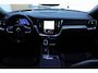 Volvo V60 T6 Plug-in hybrid AWD Plus Dark Apple carplay / Android auto | Nappaleder met ventilatie | Panoramadak | 19" lichtmetalen velgen | Achterbank verwarmd | Getint glas achter | Stoel- en stuurverwarming |