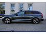 Volvo V60 T6 Plug-in hybrid AWD Plus Dark Apple carplay / Android auto | Nappaleder met ventilatie | Panoramadak | 19" lichtmetalen velgen | Achterbank verwarmd | Getint glas achter | Stoel- en stuurverwarming |