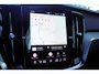 Volvo V60 T6 Plug-in hybrid AWD Plus Dark Apple carplay / Android auto | Nappaleder met ventilatie | Panoramadak | 19" lichtmetalen velgen | Achterbank verwarmd | Getint glas achter | Stoel- en stuurverwarming |