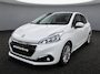 Peugeot 208 1.2 PureTech Allure stoere uitvoering met lage km stand!