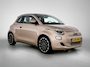 Fiat 500 118pk La Prima 42 kWh Automaat | Glazendak | Navigatie | Climate Control | Adaptieve Cruise Control | Stoelverwarming | Achteruitrijcamera | Dodehoekdetectie | 17" Lichtmetalen Velgen | Apple Carplay/Android Auto |