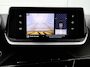 Peugeot e-208 136pk EV Allure Pack 50 kWh Automaat | Achteruitrijcamera | Climate Control | Cruise Control | Parkeersensoren | Stoelverwarming | Stof/kunstleder | Keyless | Apple Carplay / Android Auto | DAB+ radio | Led koplampen | Donker getint glas | 16" lichtmetalen velgen |