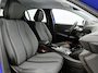 Peugeot e-208 136pk EV Allure Pack 50 kWh Automaat | Achteruitrijcamera | Climate Control | Cruise Control | Parkeersensoren | Stoelverwarming | Stof/kunstleder | Keyless | Apple Carplay / Android Auto | DAB+ radio | Led koplampen | Donker getint glas | 16" lichtmetalen velgen |