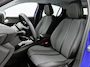 Peugeot e-208 136pk EV Allure Pack 50 kWh Automaat | Achteruitrijcamera | Climate Control | Cruise Control | Parkeersensoren | Stoelverwarming | Stof/kunstleder | Keyless | Apple Carplay / Android Auto | DAB+ radio | Led koplampen | Donker getint glas | 16" lichtmetalen velgen |