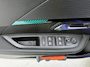 Peugeot e-208 136pk EV Allure Pack 50 kWh Automaat | Achteruitrijcamera | Climate Control | Cruise Control | Parkeersensoren | Stoelverwarming | Stof/kunstleder | Keyless | Apple Carplay / Android Auto | DAB+ radio | Led koplampen | Donker getint glas | 16" lichtmetalen velgen |