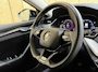 Skoda Octavia Combi 1.0 TSI Business Edition Plus Apple CarPlay/Android Auto | Cruise & climate control | Dode hoek detectie | LED koplampen | Navigatiesysteem | Stoel en stuurwielverwarming | Parkeersensoren voor en achter | Trekhaak