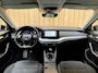 Skoda Octavia Combi 1.0 TSI Business Edition Plus Apple CarPlay/Android Auto | Cruise & climate control | Dode hoek detectie | LED koplampen | Navigatiesysteem | Stoel en stuurwielverwarming | Parkeersensoren voor en achter | Trekhaak