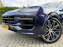Porsche Cayenne Coupé 3.0 E-Hybrid | Sportdesign | Passenger Display | 4-Wielsturing | Softclose | Innodrive | Trekhaak | 18-Voudig | Sportuitlaat | HD-Matrix | Head-up | Bose | Sportchrono |