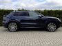 Porsche Cayenne Coupé 3.0 E-Hybrid | Sportdesign | Passenger Display | 4-Wielsturing | Softclose | Innodrive | Trekhaak | 18-Voudig | Sportuitlaat | HD-Matrix | Head-up | Bose | Sportchrono |
