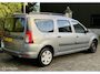 Dacia Logan MCV 1.6 MPI Blackline 7p. Airco Cruise Trekhaak