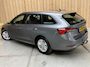 Skoda Octavia Combi 1.0 e-TSI Ambition Automaat | Apple CarPlay/Android Auto | Cruise & climate control | LED koplampen | Navigatiesysteem | Parkeersensoren achter | Trekhaak