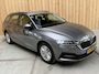 Skoda Octavia Combi 1.0 e-TSI Ambition Automaat | Apple CarPlay/Android Auto | Cruise & climate control | LED koplampen | Navigatiesysteem | Parkeersensoren achter | Trekhaak