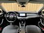 Skoda Octavia Combi 1.0 TSI Ambition Apple CarPlay/Android Auto | Cruise & climate control | LED verlichting | Keyless start | Navigatiesysteem | Parkeersensoren achter | Trekhaak