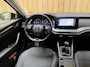 Skoda Octavia Combi 1.0 TSI Ambition Apple CarPlay/Android Auto | Cruise & climate control | LED verlichting | Keyless start | Navigatiesysteem | Parkeersensoren achter | Trekhaak