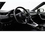 Toyota RAV4 2.5 Hybrid AWD Bi-Tone | Trekhaak | Leder | Dodehoek detectie | Navigatie | Stoelverwarming | 360 camera | JBL | Apple Carplay / Android Auto | Digitale binnenspiegel | 19 inch