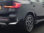 BMW X1 xDrive25e PHEV 245pk Dealer O.H | Trekhaak Af Fabriek | Adaptive Cruise | 360 Camera | Head Up | Harman / Kardon | Sportstoelen Memory & Massage | Stoelen & Stuur Verwarmd | Apple Carplay | DAB | Navigatie | Virtual | 19"L.M | Plug In Hybrid |