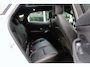 Jaguar E-Pace 2.0 P250 AWD SE / Panoramadak / Camera / Head-up / Leder / 19'' / Meridian / Memory seats / Navigatie / Dodehoek / Stoelverwarming / ACC