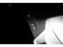 Jaguar E-Pace 2.0 P250 AWD SE / Panoramadak / Camera / Head-up / Leder / 19'' / Meridian / Memory seats / Navigatie / Dodehoek / Stoelverwarming / ACC
