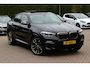BMW X4 M40i High Exe. M Sport 73.952 km NL Auto. / Trekhaak / Panoramadak / Camera / Head-up / Luxe Leder / 21'' / Harman Kardon / Navigatie / Stuur+Stoelverwarming / DAB / Dodehoek / Cruise Control