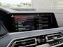 BMW X6 M50d 400 PK xDrive High Executive M Sport Trekhaak Laser licht Panoramadak Sky Lounge Achterasbesturing Stoelventilatie en Massage