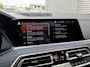 BMW X6 M50d 400 PK xDrive High Executive M Sport Trekhaak Laser licht Panoramadak Sky Lounge Achterasbesturing Stoelventilatie en Massage