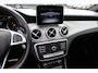 Mercedes-Benz GLA 180 Business Solution AMG Night Upgrade / Camera / Apple CarPlay / 19'' / Half leder / Navigatie / Getint glas / Stoelverwarming / Cruise Control
