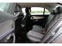 Mercedes-Benz E-klasse 200 Ambition AMG / Dealer Onderhouden / Camera / Navigatie / Dodehoek / 19'' / Leder&Alcantara / Cruise Control