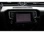 Volkswagen Passat 1.4 TSI GTE Connected Series / Trekhaak / CarPlay / Navigatie / Parkeerhlp V+A / 17'' / DAB / Cruise Control