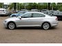 Volkswagen Passat 1.4 TSI GTE Connected Series / Trekhaak / CarPlay / Navigatie / Parkeerhlp V+A / 17'' / DAB / Cruise Control