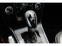 Volvo V40 2.0 D2 Inscription R-Design / Camera / Leder&Alcantara / Keyless / 17'' / Dodehoek / Getint glas / Stoelverwarming / Cruise Control