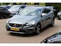 Volvo V40 2.0 D2 Inscription R-Design / Camera / Leder&Alcantara / Keyless / 17'' / Dodehoek / Getint glas / Stoelverwarming / Cruise Control
