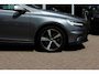Volvo V40 2.0 D2 Inscription R-Design / Camera / Leder&Alcantara / Keyless / 17'' / Dodehoek / Getint glas / Stoelverwarming / Cruise Control