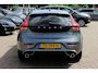 Volvo V40 2.0 D2 Inscription R-Design / Camera / Leder&Alcantara / Keyless / 17'' / Dodehoek / Getint glas / Stoelverwarming / Cruise Control
