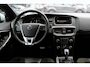 Volvo V40 2.0 D2 Inscription R-Design / Camera / Leder&Alcantara / Keyless / 17'' / Dodehoek / Getint glas / Stoelverwarming / Cruise Control